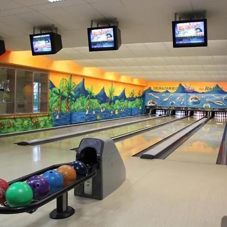 모텔 Teke Bowling Centrum Es Sport Panzio 세게드